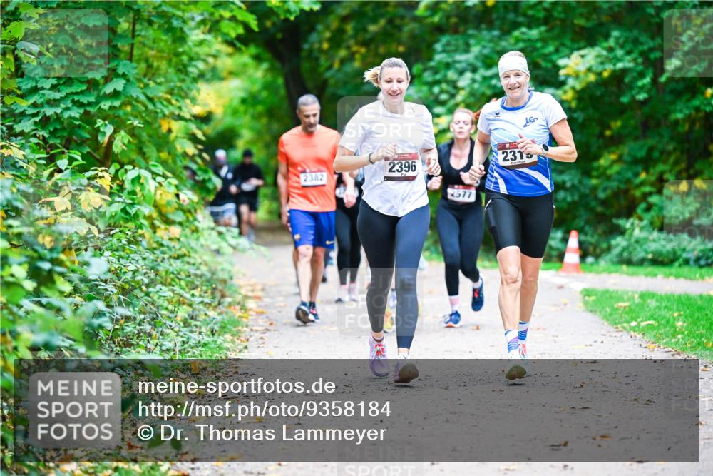 12.10.2025 - Bramfelder Halbmarathon 2025 Dr. Thomas Lammeyer http://msf.ph/oto/9358184 12.10.2025 11:03:29 Laufen 2382, 2396, 2577, 2315 meine-sportfotos.de