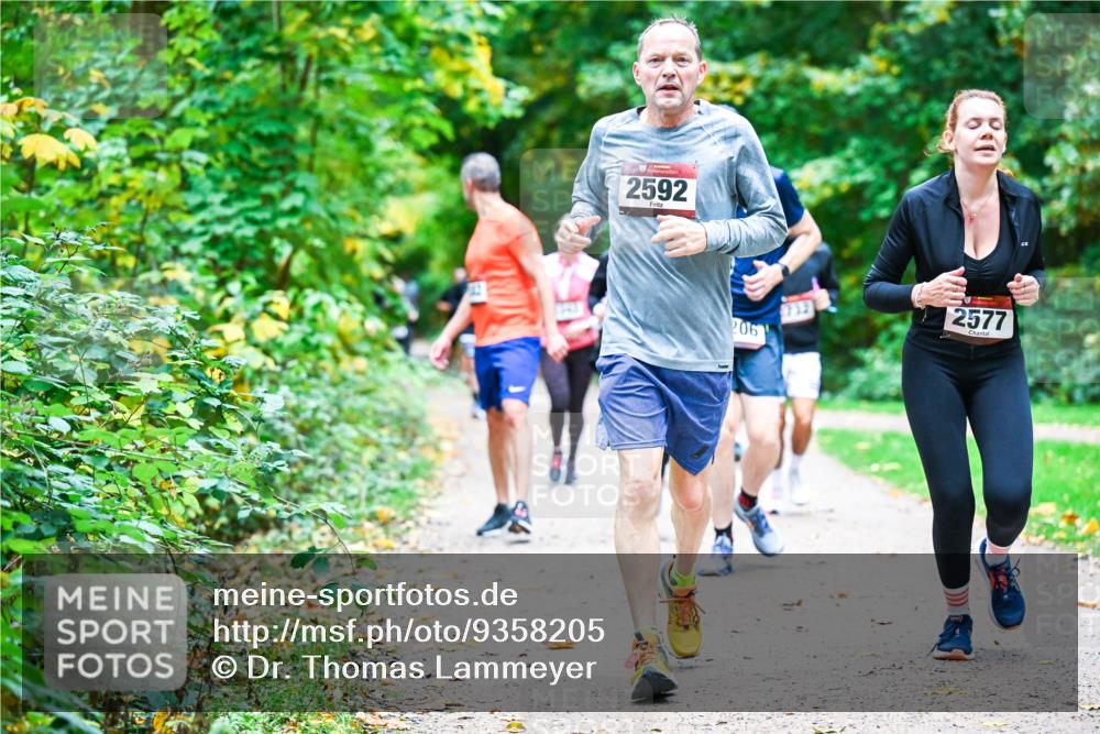 12.10.2025 - Bramfelder Halbmarathon 2025 Dr. Thomas Lammeyer http://msf.ph/oto/9358205 12.10.2025 11:03:34 Laufen 2592, 8, 206, 732, 2577 meine-sportfotos.de