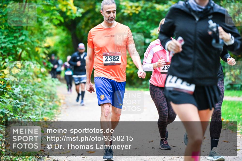 12.10.2025 - Bramfelder Halbmarathon 2025 Dr. Thomas Lammeyer http://msf.ph/oto/9358215 12.10.2025 11:03:38 Laufen 34, 2382, 23 meine-sportfotos.de