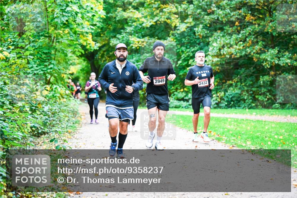 12.10.2025 - Bramfelder Halbmarathon 2025 Dr. Thomas Lammeyer http://msf.ph/oto/9358237 12.10.2025 11:03:43 Laufen 2949, 2432 meine-sportfotos.de