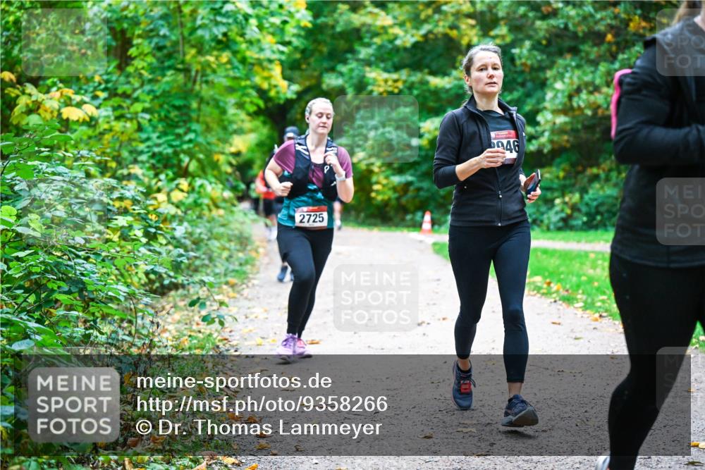 12.10.2025 - Bramfelder Halbmarathon 2025 Dr. Thomas Lammeyer http://msf.ph/oto/9358266 12.10.2025 11:03:48 Laufen 2725, 946 meine-sportfotos.de