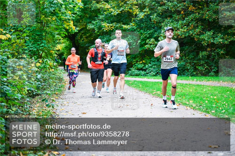 12.10.2025 - Bramfelder Halbmarathon 2025 Dr. Thomas Lammeyer http://msf.ph/oto/9358278 12.10.2025 11:03:54 Laufen 2399, 2893, 2942 meine-sportfotos.de
