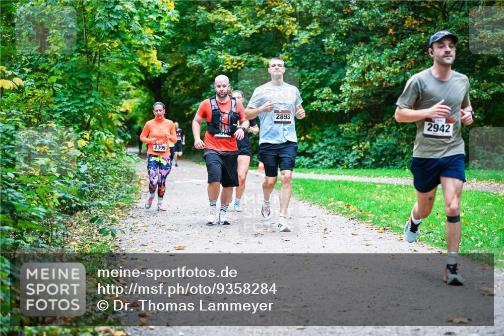 12.10.2025 - Bramfelder Halbmarathon 2025 Dr. Thomas Lammeyer http://msf.ph/oto/9358284 12.10.2025 11:03:55 Laufen 2399, 2893, 2942 meine-sportfotos.de