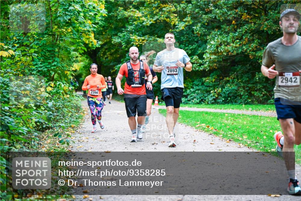 12.10.2025 - Bramfelder Halbmarathon 2025 Dr. Thomas Lammeyer http://msf.ph/oto/9358285 12.10.2025 11:03:55 Laufen 2399, 2893, 2942 meine-sportfotos.de