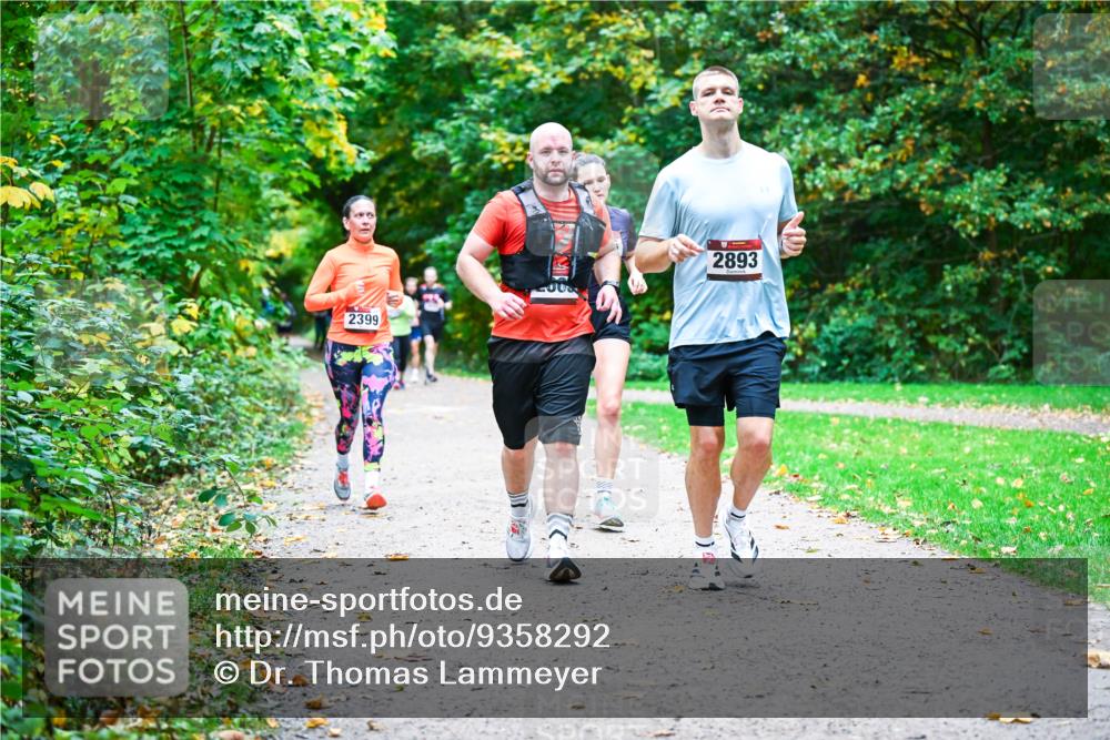 12.10.2025 - Bramfelder Halbmarathon 2025 Dr. Thomas Lammeyer http://msf.ph/oto/9358292 12.10.2025 11:03:56 Laufen 2399, 2893 meine-sportfotos.de