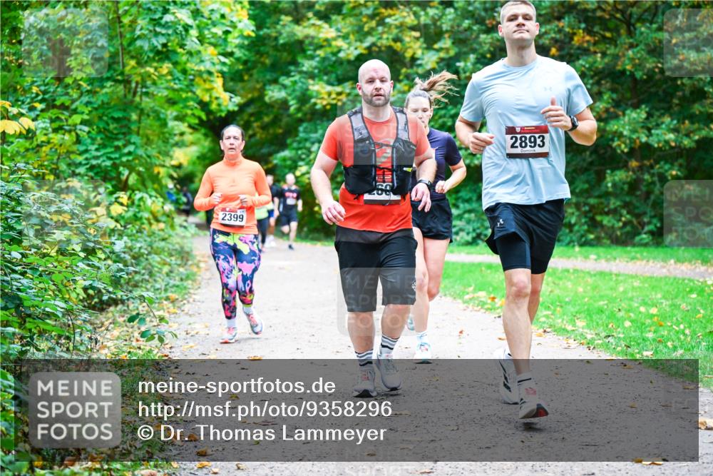 12.10.2025 - Bramfelder Halbmarathon 2025 Dr. Thomas Lammeyer http://msf.ph/oto/9358296 12.10.2025 11:03:57 Laufen 2399, 2893 meine-sportfotos.de