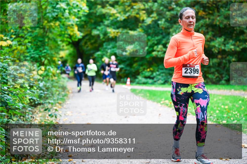 12.10.2025 - Bramfelder Halbmarathon 2025 Dr. Thomas Lammeyer http://msf.ph/oto/9358311 12.10.2025 11:03:59 Laufen 90, 2399 meine-sportfotos.de