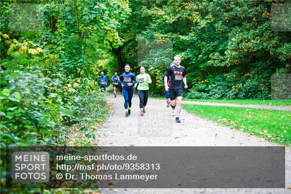 12.10.2025 - Bramfelder Halbmarathon 2025 Dr. Thomas Lammeyer http://msf.ph/oto/9358313 12.10.2025 11:04:01 Laufen 2421, 2342, 2656 meine-sportfotos.de