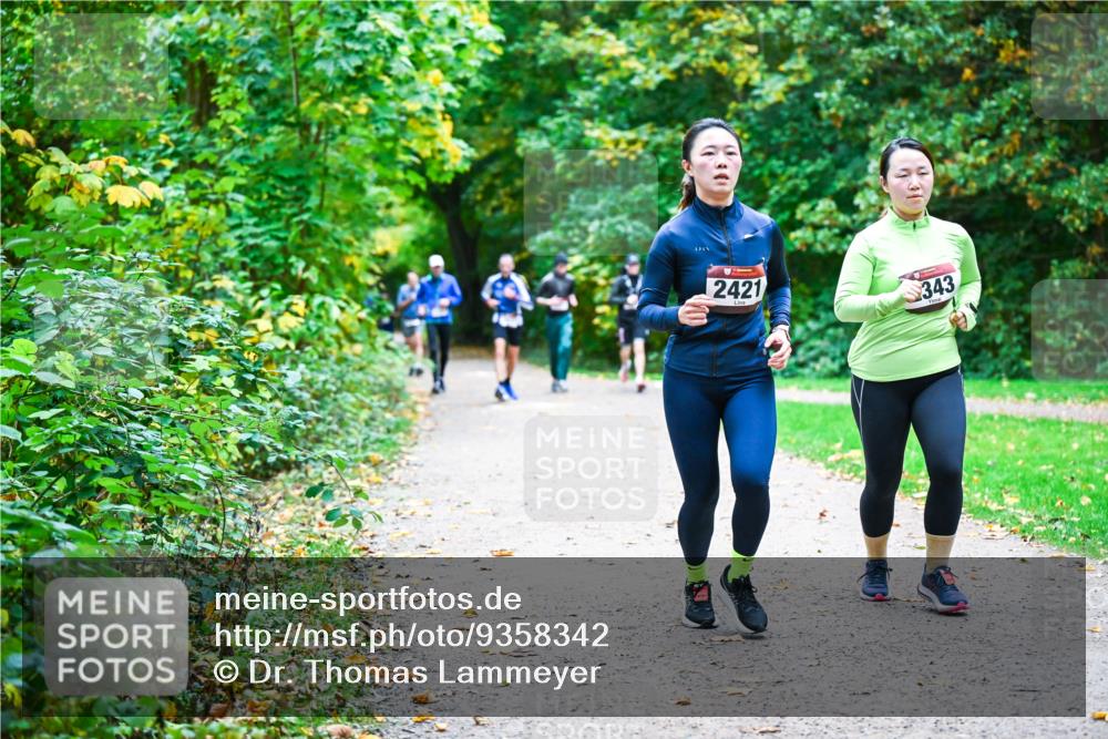 12.10.2025 - Bramfelder Halbmarathon 2025 Dr. Thomas Lammeyer http://msf.ph/oto/9358342 12.10.2025 11:04:06 Laufen 2421, 343 meine-sportfotos.de