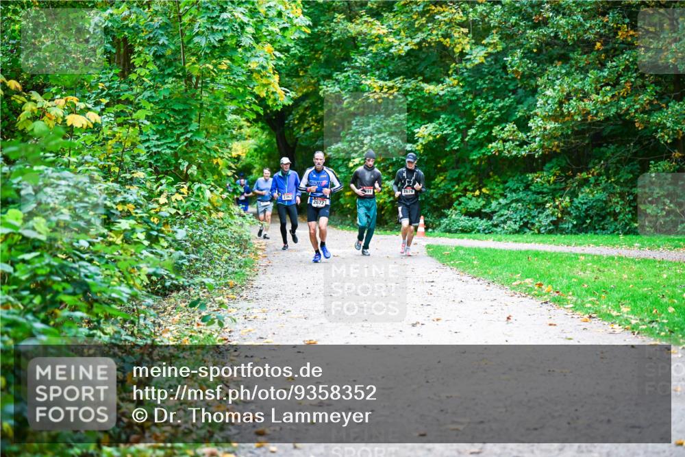 12.10.2025 - Bramfelder Halbmarathon 2025 Dr. Thomas Lammeyer http://msf.ph/oto/9358352 12.10.2025 11:04:07 Laufen 2672, 2676 meine-sportfotos.de