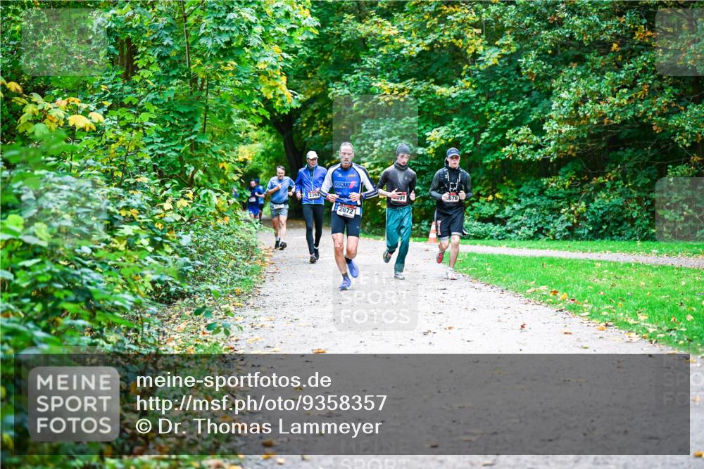 12.10.2025 - Bramfelder Halbmarathon 2025 Dr. Thomas Lammeyer http://msf.ph/oto/9358357 12.10.2025 11:04:09 Laufen 2672, 676 meine-sportfotos.de