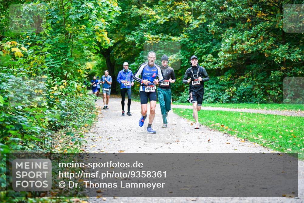 12.10.2025 - Bramfelder Halbmarathon 2025 Dr. Thomas Lammeyer http://msf.ph/oto/9358361 12.10.2025 11:04:10 Laufen 2363, 2672, 2891, 2676 meine-sportfotos.de