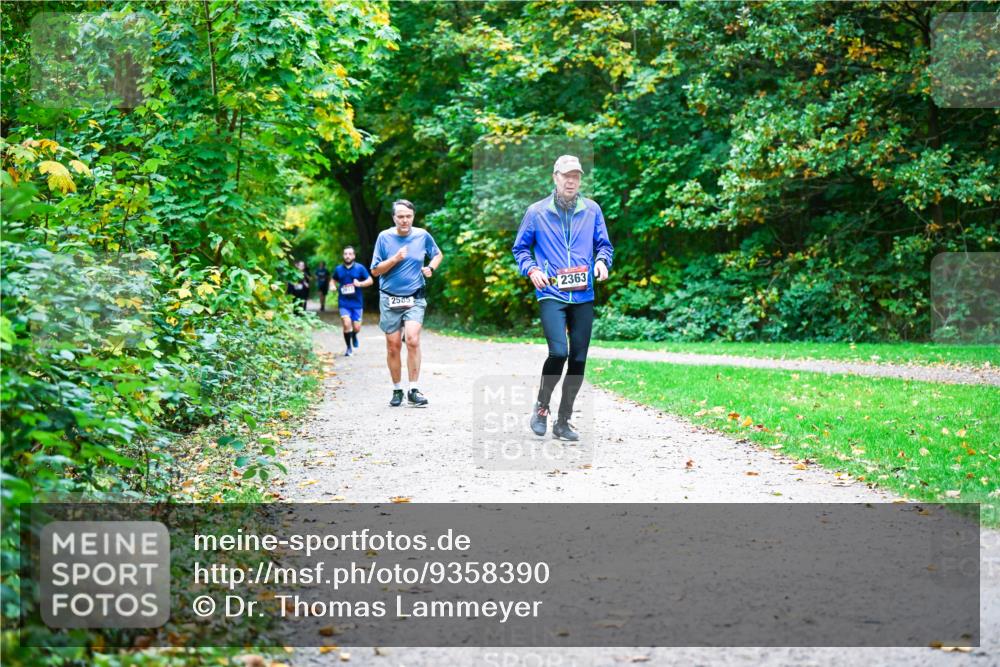 12.10.2025 - Bramfelder Halbmarathon 2025 Dr. Thomas Lammeyer http://msf.ph/oto/9358390 12.10.2025 11:04:14 Laufen 2585, 2363 meine-sportfotos.de
