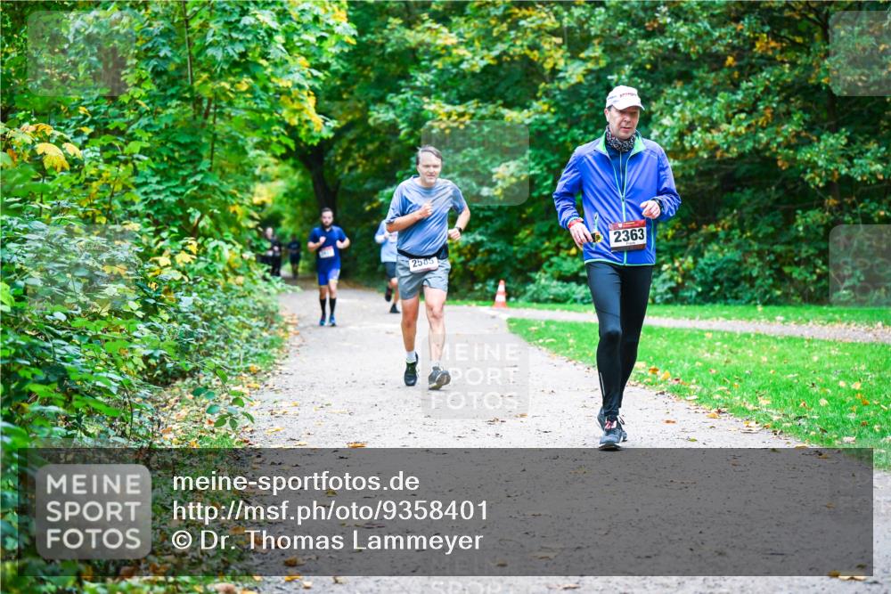 12.10.2025 - Bramfelder Halbmarathon 2025 Dr. Thomas Lammeyer http://msf.ph/oto/9358401 12.10.2025 11:04:15 Laufen 2363, 2585 meine-sportfotos.de