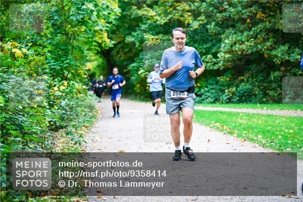 12.10.2025 - Bramfelder Halbmarathon 2025 Dr. Thomas Lammeyer http://msf.ph/oto/9358414 12.10.2025 11:04:18 Laufen 2585 meine-sportfotos.de