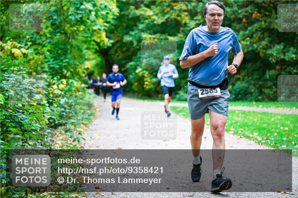 12.10.2025 - Bramfelder Halbmarathon 2025 Dr. Thomas Lammeyer http://msf.ph/oto/9358421 12.10.2025 11:04:18 Laufen 2585 meine-sportfotos.de