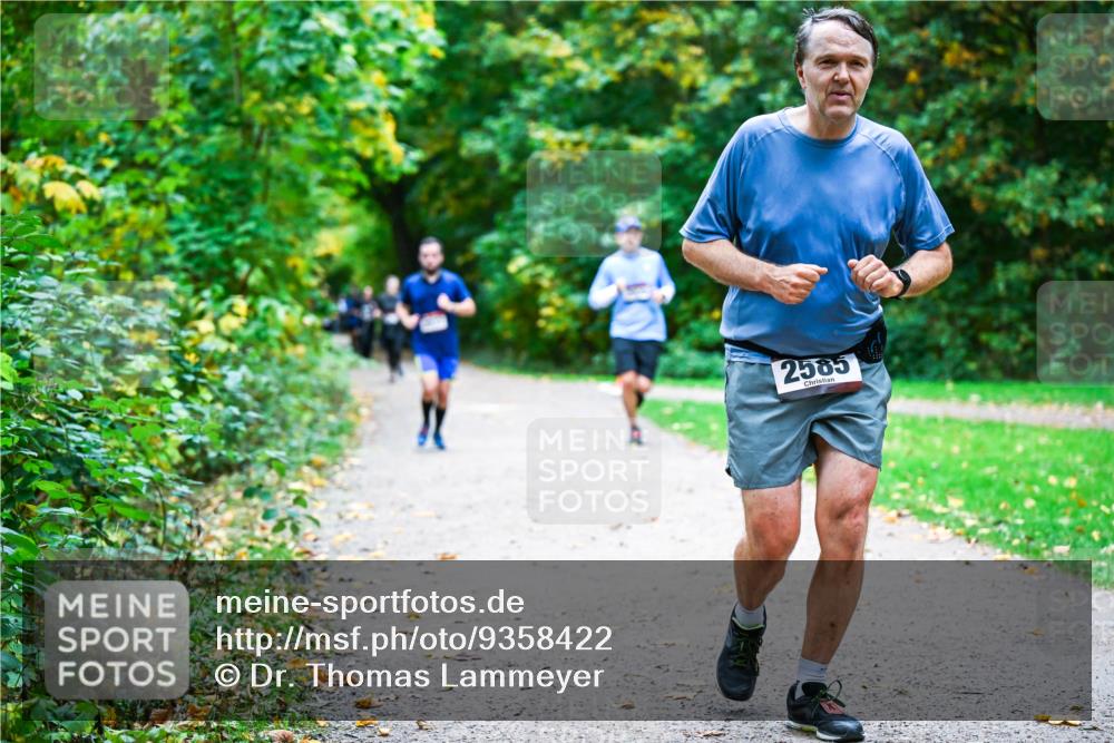 12.10.2025 - Bramfelder Halbmarathon 2025 Dr. Thomas Lammeyer http://msf.ph/oto/9358422 12.10.2025 11:04:19 Laufen 2585 meine-sportfotos.de