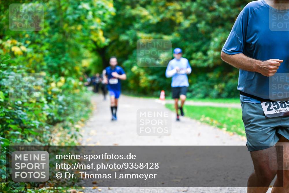 12.10.2025 - Bramfelder Halbmarathon 2025 Dr. Thomas Lammeyer http://msf.ph/oto/9358428 12.10.2025 11:04:19 Laufen 258 meine-sportfotos.de