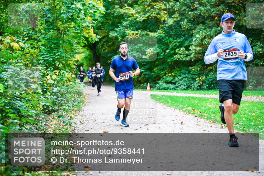 12.10.2025 - Bramfelder Halbmarathon 2025 Dr. Thomas Lammeyer http://msf.ph/oto/9358441 12.10.2025 11:04:21 Laufen 2937, 2939 meine-sportfotos.de
