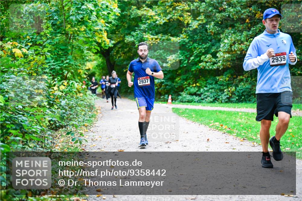12.10.2025 - Bramfelder Halbmarathon 2025 Dr. Thomas Lammeyer http://msf.ph/oto/9358442 12.10.2025 11:04:22 Laufen 2937, 2939 meine-sportfotos.de