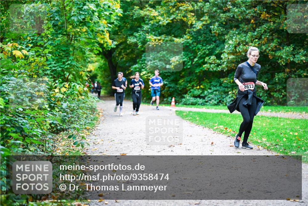 12.10.2025 - Bramfelder Halbmarathon 2025 Dr. Thomas Lammeyer http://msf.ph/oto/9358474 12.10.2025 11:04:27 Laufen 2613 meine-sportfotos.de