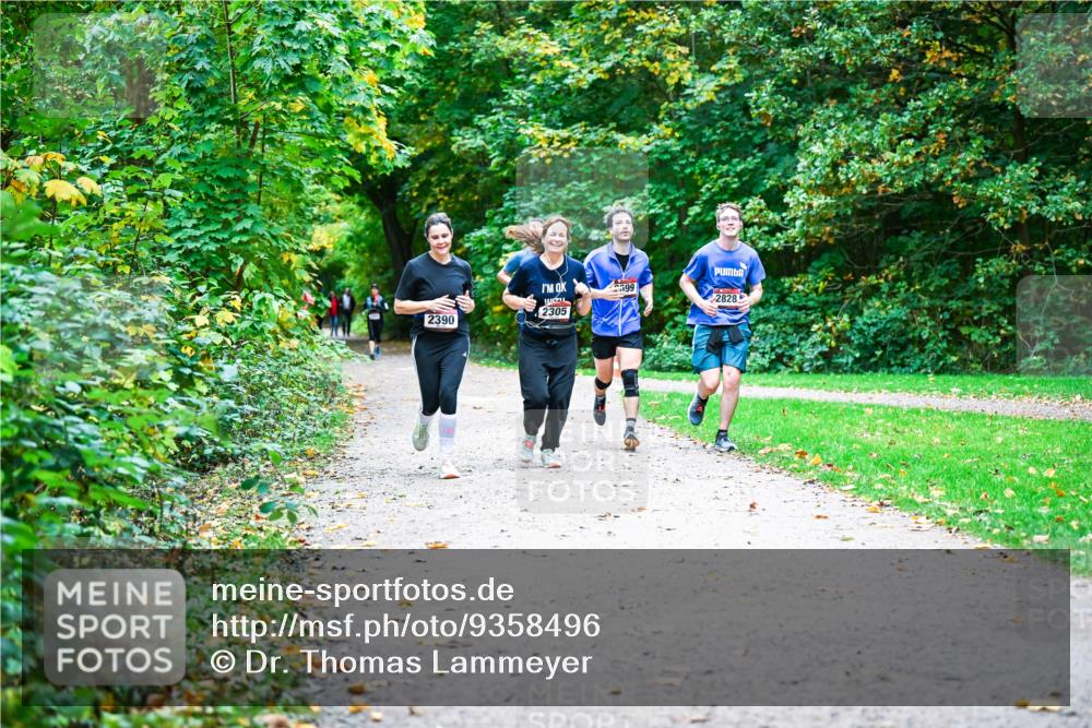 12.10.2025 - Bramfelder Halbmarathon 2025 Dr. Thomas Lammeyer http://msf.ph/oto/9358496 12.10.2025 11:04:31 Laufen 699, 2305, 2390, 2828 meine-sportfotos.de