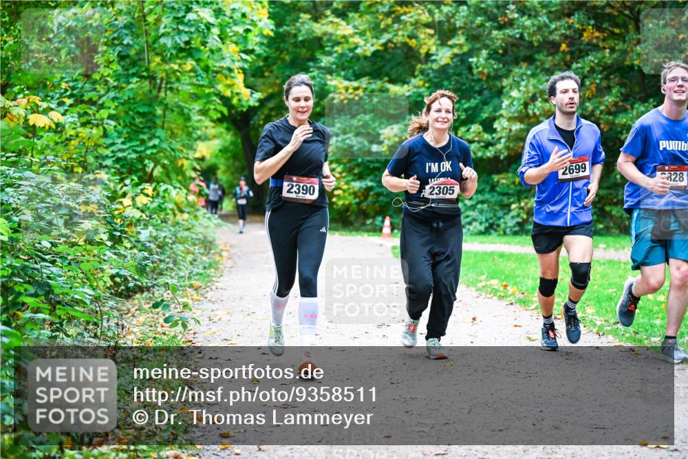 12.10.2025 - Bramfelder Halbmarathon 2025 Dr. Thomas Lammeyer http://msf.ph/oto/9358511 12.10.2025 11:04:33 Laufen 2699, 328, 2390, 2305 meine-sportfotos.de
