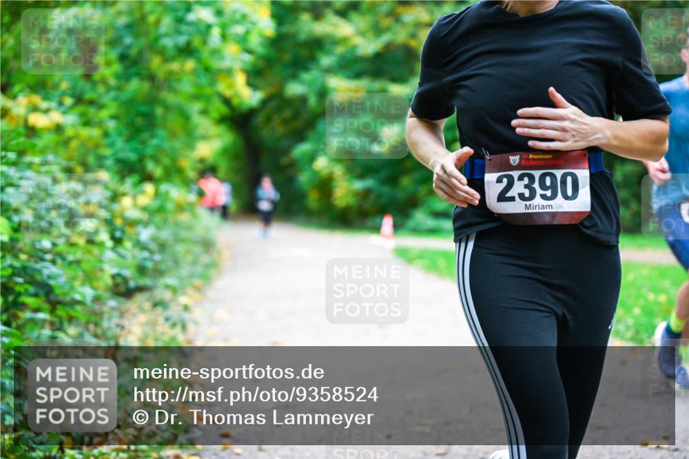 12.10.2025 - Bramfelder Halbmarathon 2025 Dr. Thomas Lammeyer http://msf.ph/oto/9358524 12.10.2025 11:04:34 Laufen 34, 2390 meine-sportfotos.de