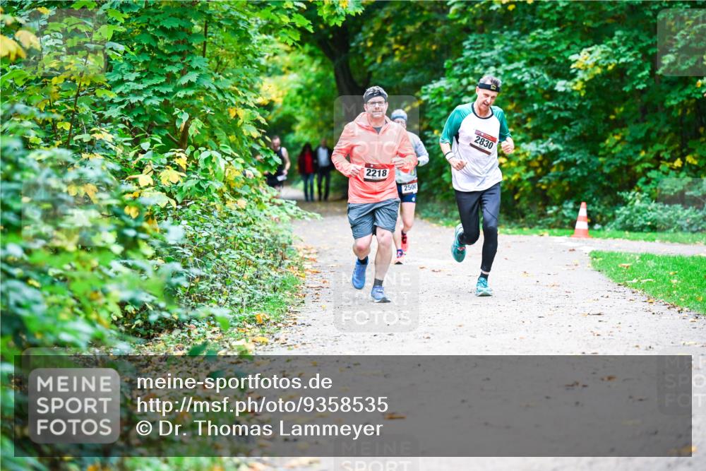 12.10.2025 - Bramfelder Halbmarathon 2025 Dr. Thomas Lammeyer http://msf.ph/oto/9358535 12.10.2025 11:04:44 Laufen 2218, 2500, 2830 meine-sportfotos.de