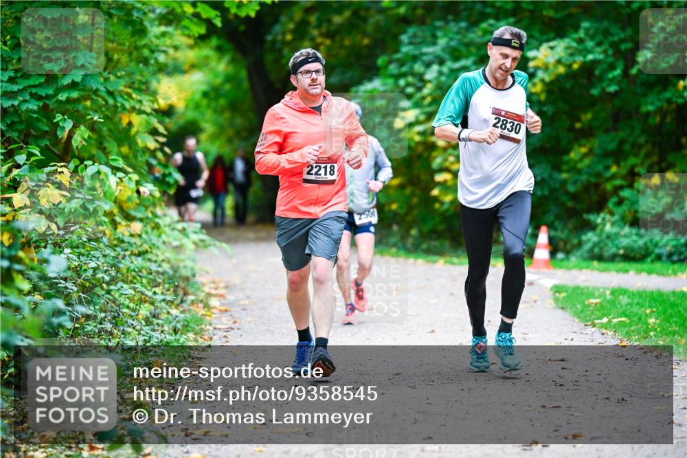 12.10.2025 - Bramfelder Halbmarathon 2025 Dr. Thomas Lammeyer http://msf.ph/oto/9358545 12.10.2025 11:04:46 Laufen 2218, 250, 2830 meine-sportfotos.de