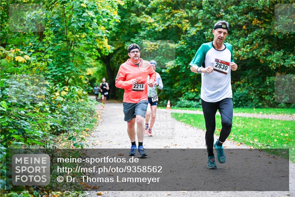12.10.2025 - Bramfelder Halbmarathon 2025 Dr. Thomas Lammeyer http://msf.ph/oto/9358562 12.10.2025 11:04:48 Laufen 2218, 250, 2830 meine-sportfotos.de