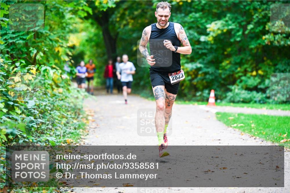 12.10.2025 - Bramfelder Halbmarathon 2025 Dr. Thomas Lammeyer http://msf.ph/oto/9358581 12.10.2025 11:04:54 Laufen 2823 meine-sportfotos.de