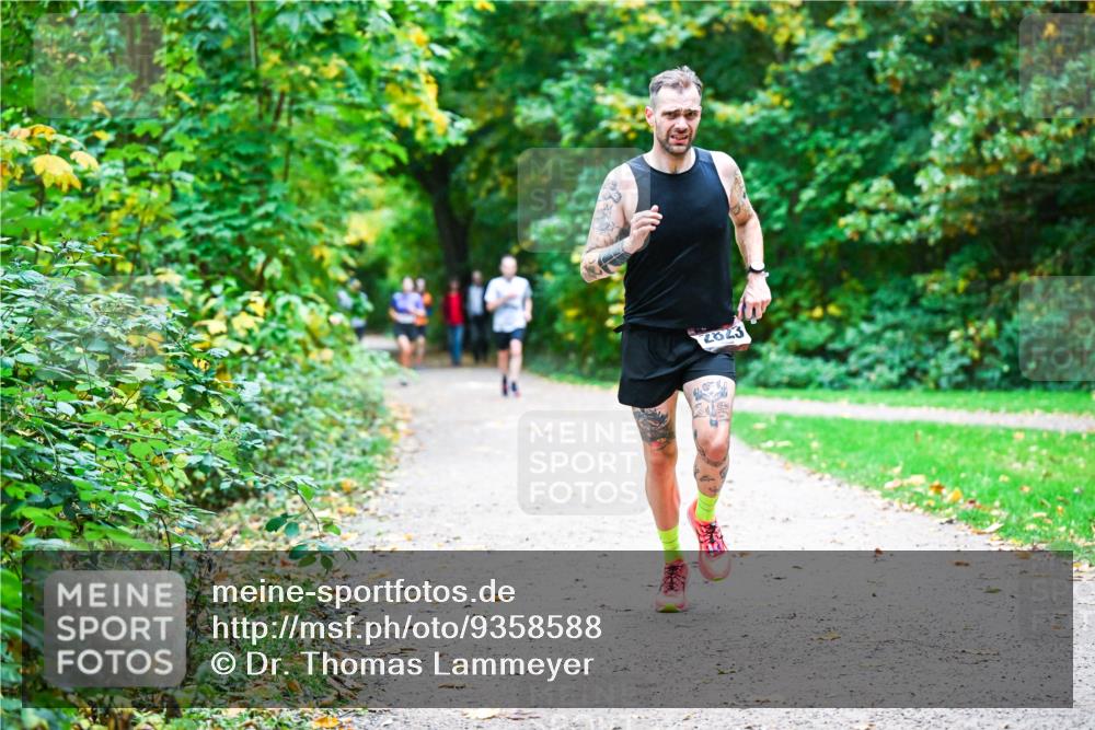 12.10.2025 - Bramfelder Halbmarathon 2025 Dr. Thomas Lammeyer http://msf.ph/oto/9358588 12.10.2025 11:04:55 Laufen 2023 meine-sportfotos.de
