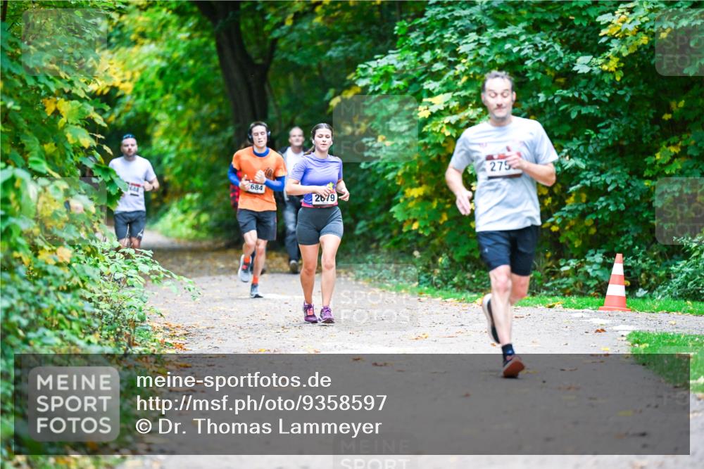 12.10.2025 - Bramfelder Halbmarathon 2025 Dr. Thomas Lammeyer http://msf.ph/oto/9358597 12.10.2025 11:04:58 Laufen 275, 684, 2679 meine-sportfotos.de