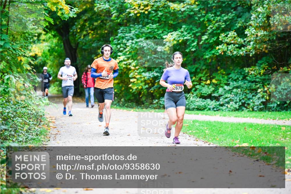 12.10.2025 - Bramfelder Halbmarathon 2025 Dr. Thomas Lammeyer http://msf.ph/oto/9358630 12.10.2025 11:05:04 Laufen 268, 04, 2679 meine-sportfotos.de