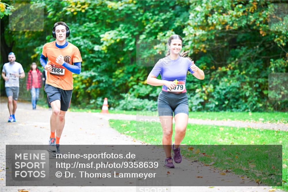 12.10.2025 - Bramfelder Halbmarathon 2025 Dr. Thomas Lammeyer http://msf.ph/oto/9358639 12.10.2025 11:05:05 Laufen 7868, 2684, 879 meine-sportfotos.de