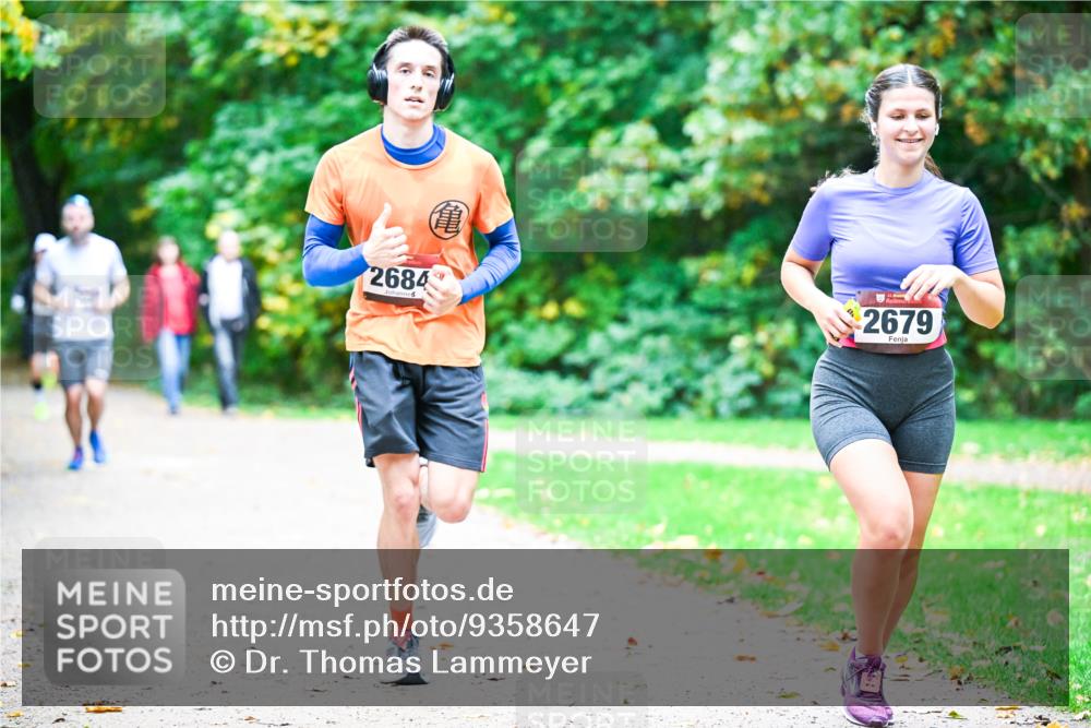 12.10.2025 - Bramfelder Halbmarathon 2025 Dr. Thomas Lammeyer http://msf.ph/oto/9358647 12.10.2025 11:05:06 Laufen 2684, 2679 meine-sportfotos.de