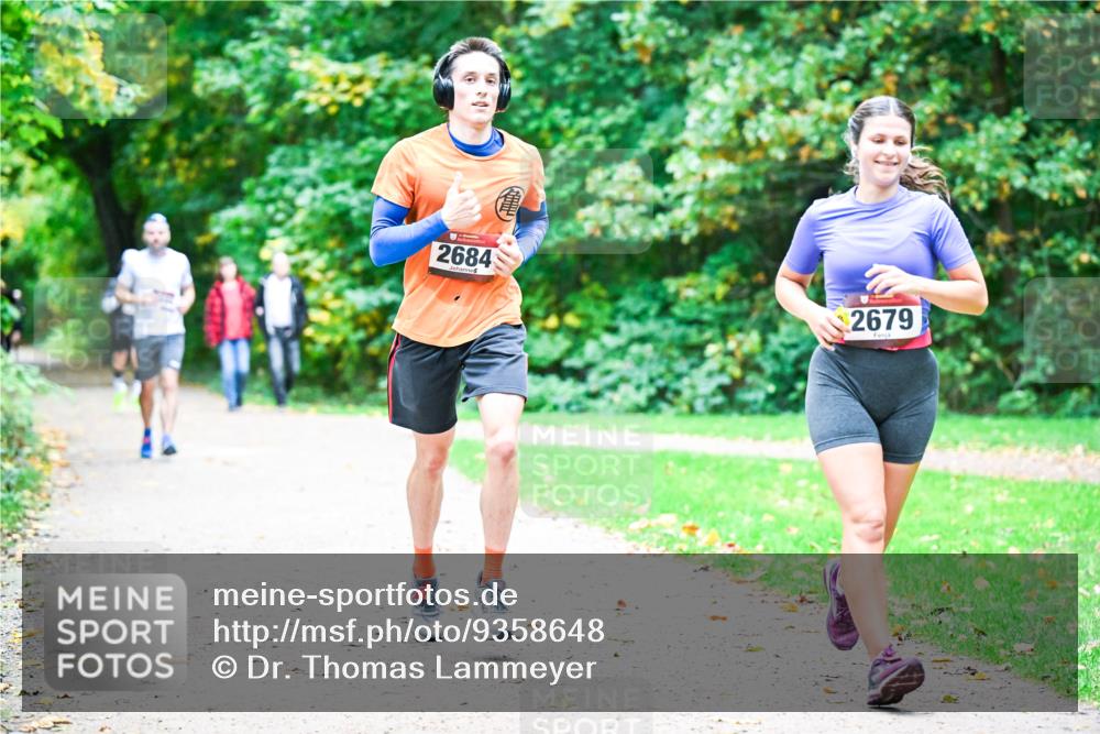 12.10.2025 - Bramfelder Halbmarathon 2025 Dr. Thomas Lammeyer http://msf.ph/oto/9358648 12.10.2025 11:05:07 Laufen 2684, 2679 meine-sportfotos.de