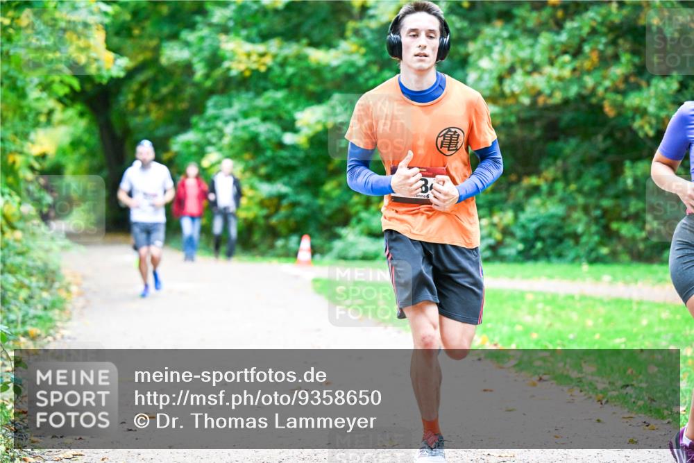 12.10.2025 - Bramfelder Halbmarathon 2025 Dr. Thomas Lammeyer http://msf.ph/oto/9358650 12.10.2025 11:05:07 Laufen 3 meine-sportfotos.de