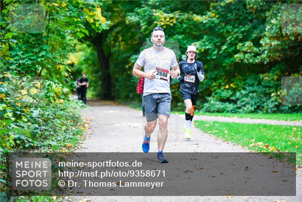 12.10.2025 - Bramfelder Halbmarathon 2025 Dr. Thomas Lammeyer http://msf.ph/oto/9358671 12.10.2025 11:05:11 Laufen 2688, 61, 2766 meine-sportfotos.de