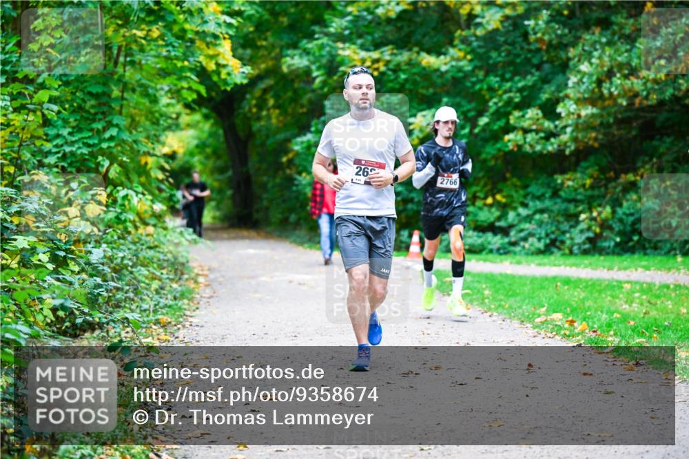 12.10.2025 - Bramfelder Halbmarathon 2025 Dr. Thomas Lammeyer http://msf.ph/oto/9358674 12.10.2025 11:05:12 Laufen 26, 61, 2766 meine-sportfotos.de