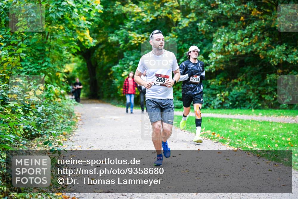 12.10.2025 - Bramfelder Halbmarathon 2025 Dr. Thomas Lammeyer http://msf.ph/oto/9358680 12.10.2025 11:05:13 Laufen 2682, 61, 2766 meine-sportfotos.de