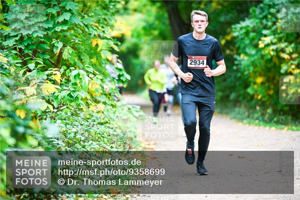 12.10.2025 - Bramfelder Halbmarathon 2025 Dr. Thomas Lammeyer http://msf.ph/oto/9358699 12.10.2025 11:05:21 Laufen 2934 meine-sportfotos.de