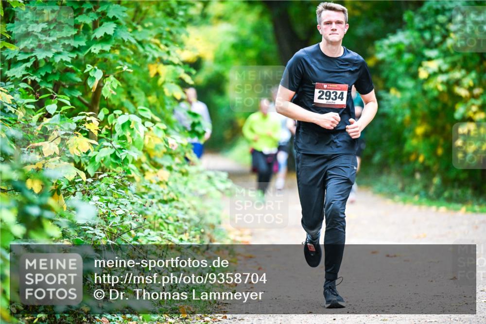 12.10.2025 - Bramfelder Halbmarathon 2025 Dr. Thomas Lammeyer http://msf.ph/oto/9358704 12.10.2025 11:05:21 Laufen 2934 meine-sportfotos.de