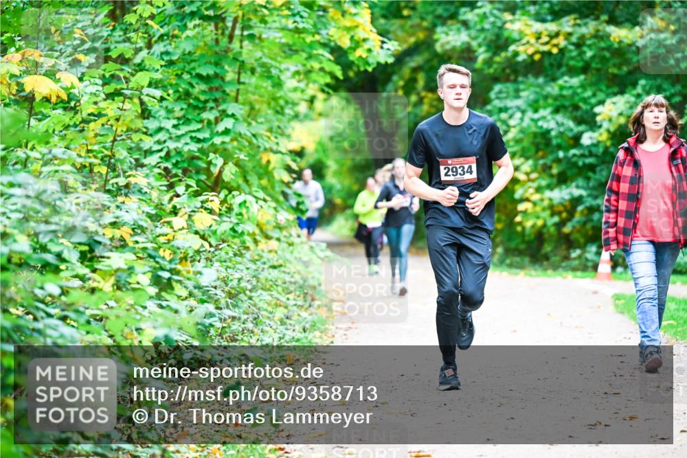 12.10.2025 - Bramfelder Halbmarathon 2025 Dr. Thomas Lammeyer http://msf.ph/oto/9358713 12.10.2025 11:05:22 Laufen 2934 meine-sportfotos.de