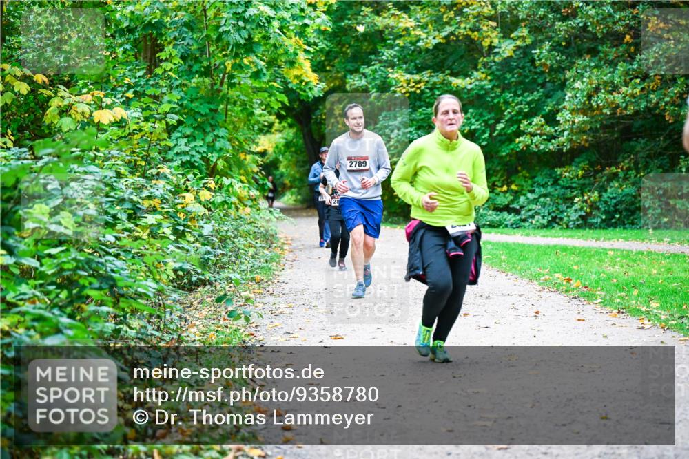 12.10.2025 - Bramfelder Halbmarathon 2025 Dr. Thomas Lammeyer http://msf.ph/oto/9358780 12.10.2025 11:05:34 Laufen 2789 meine-sportfotos.de