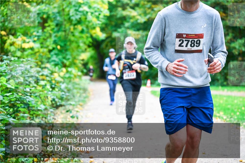 12.10.2025 - Bramfelder Halbmarathon 2025 Dr. Thomas Lammeyer http://msf.ph/oto/9358800 12.10.2025 11:05:38 Laufen 34, 2789 meine-sportfotos.de