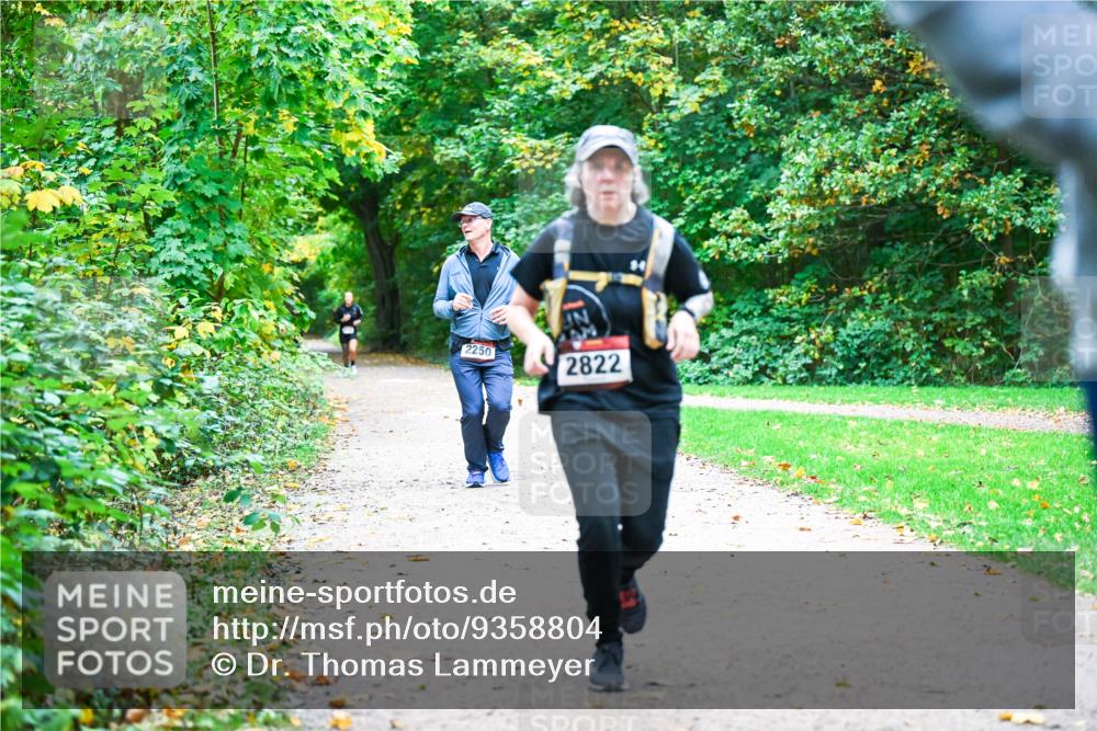 12.10.2025 - Bramfelder Halbmarathon 2025 Dr. Thomas Lammeyer http://msf.ph/oto/9358804 12.10.2025 11:05:39 Laufen 2250, 2822 meine-sportfotos.de
