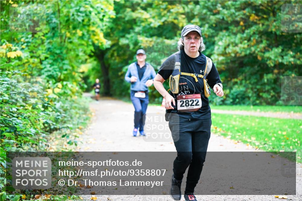 12.10.2025 - Bramfelder Halbmarathon 2025 Dr. Thomas Lammeyer http://msf.ph/oto/9358807 12.10.2025 11:05:39 Laufen 2822 meine-sportfotos.de