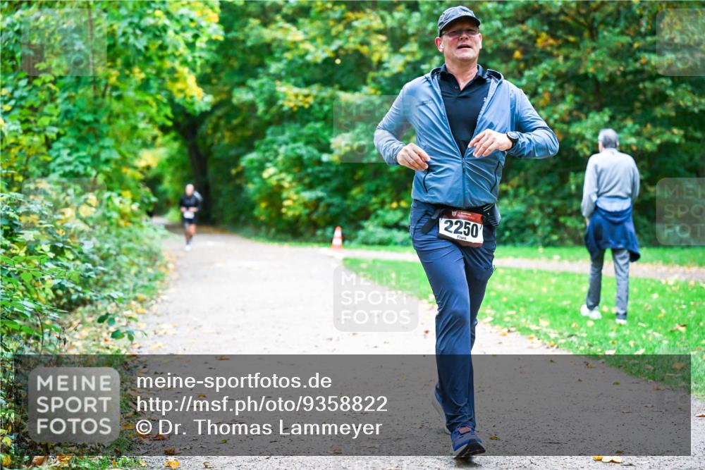 12.10.2025 - Bramfelder Halbmarathon 2025 Dr. Thomas Lammeyer http://msf.ph/oto/9358822 12.10.2025 11:05:41 Laufen 2250 meine-sportfotos.de